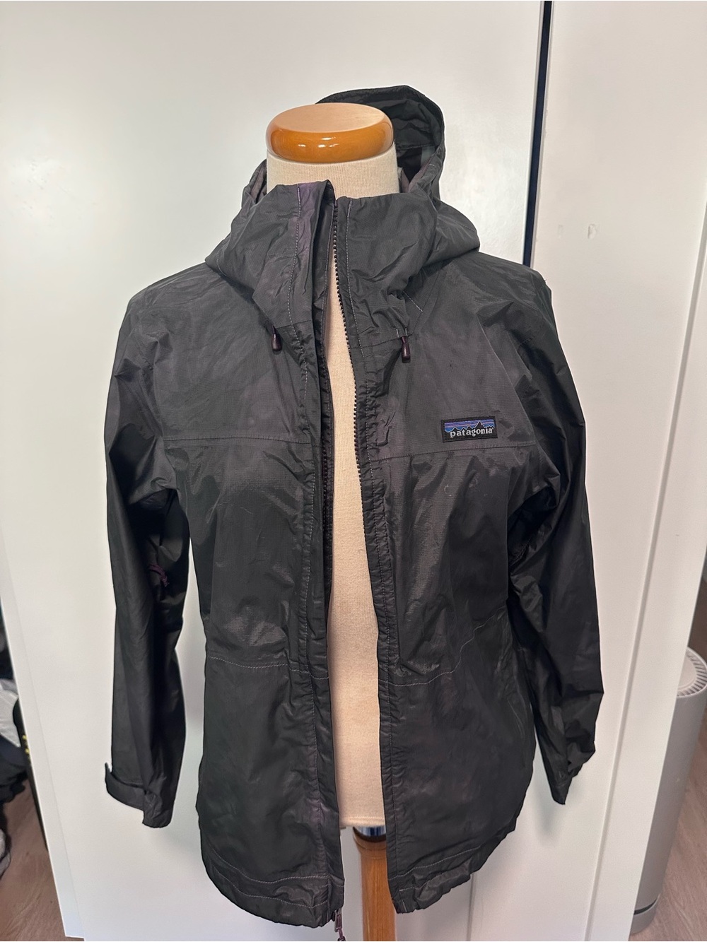 Patagonia Black Hooded Women's Utility Jacket